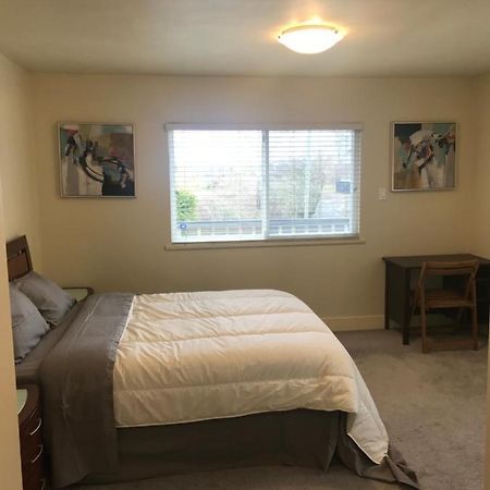 Spacious And Bright Large Suite With Separate Bathroom Richmond Exterior foto