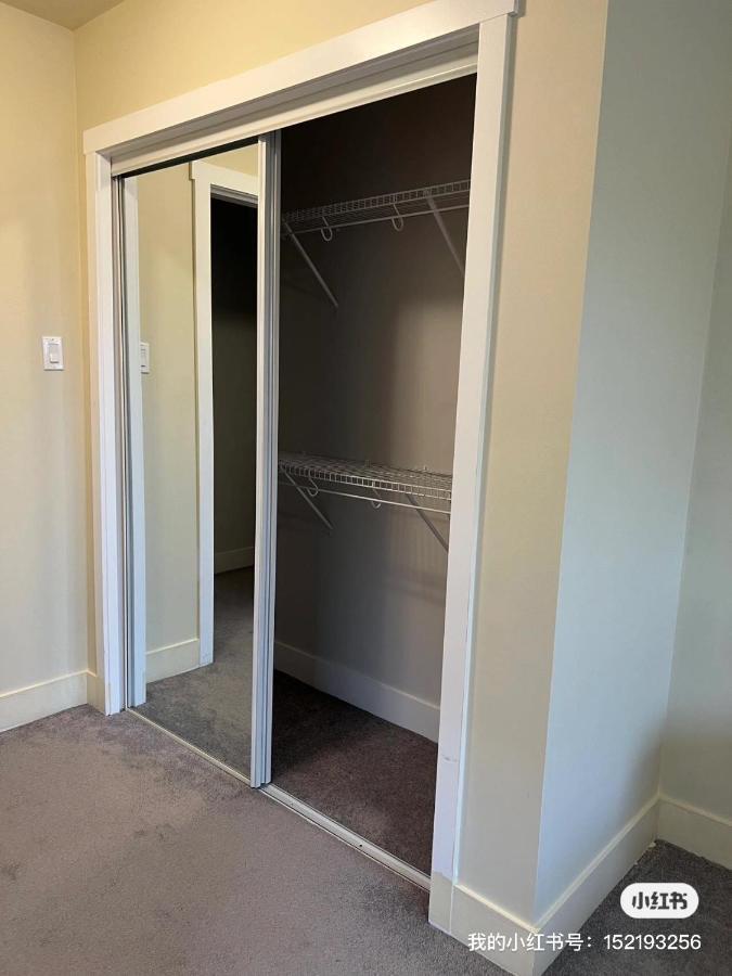 Spacious And Bright Large Suite With Separate Bathroom Richmond Exterior foto